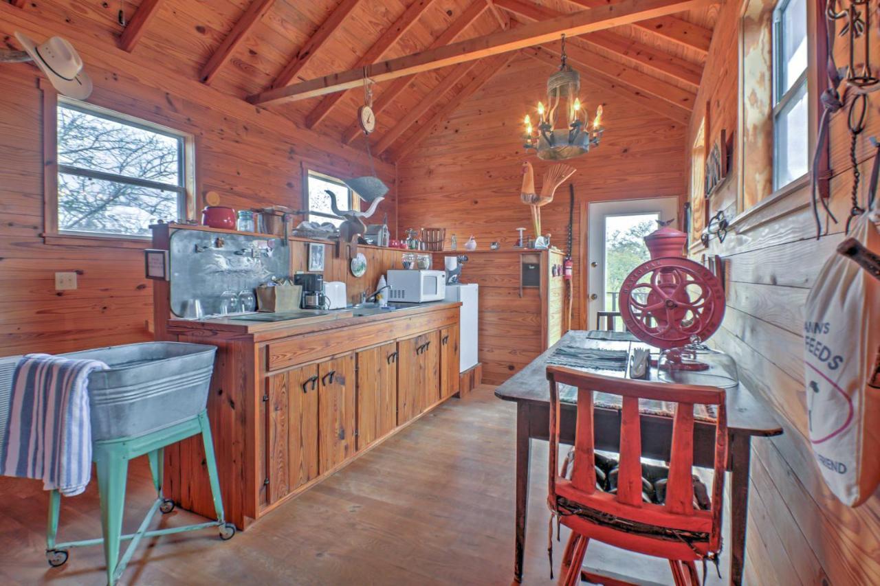 Ark Bunkhouse Fredericksburg Hideaway With Hot Tub Exterior foto