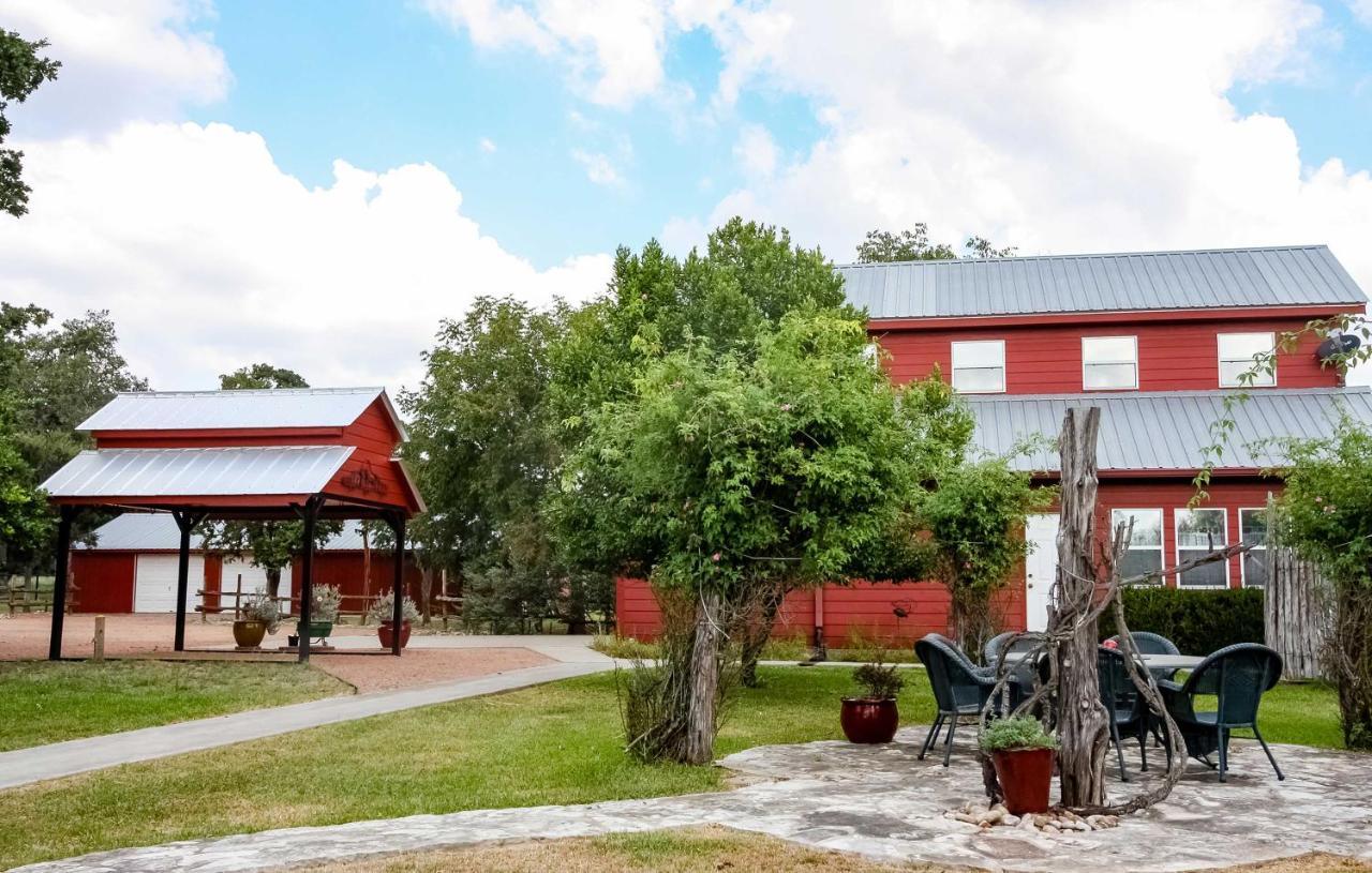 Ark Bunkhouse Fredericksburg Hideaway With Hot Tub Exterior foto