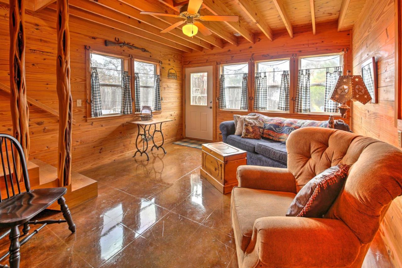 Ark Bunkhouse Fredericksburg Hideaway With Hot Tub Exterior foto