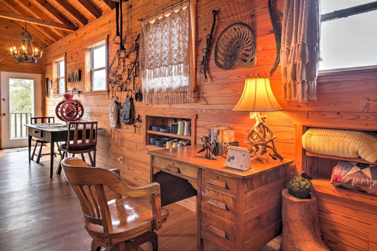 Ark Bunkhouse Fredericksburg Hideaway With Hot Tub Exterior foto