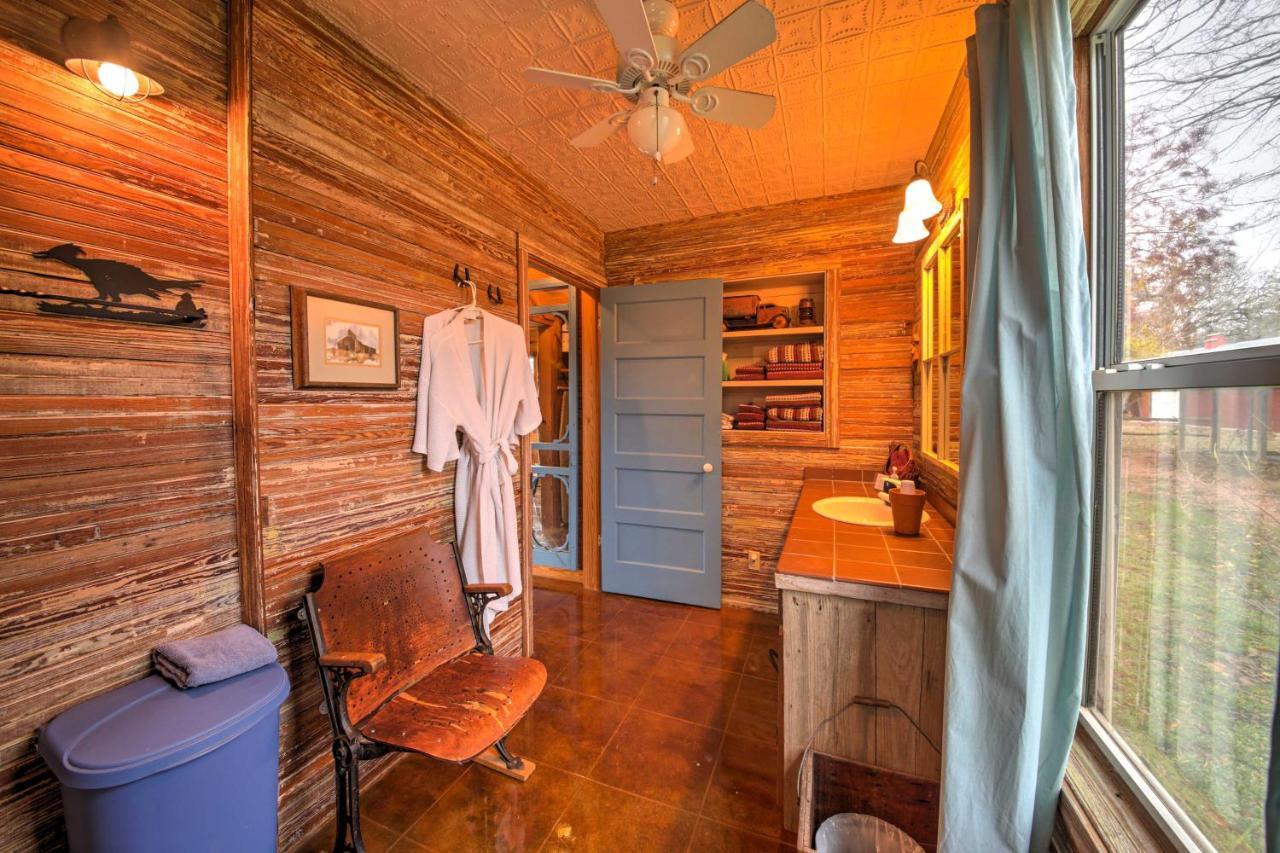 Ark Bunkhouse Fredericksburg Hideaway With Hot Tub Exterior foto