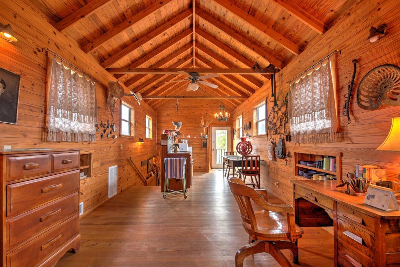 Ark Bunkhouse Fredericksburg Hideaway With Hot Tub Exterior foto