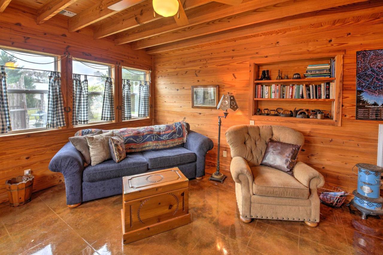 Ark Bunkhouse Fredericksburg Hideaway With Hot Tub Exterior foto