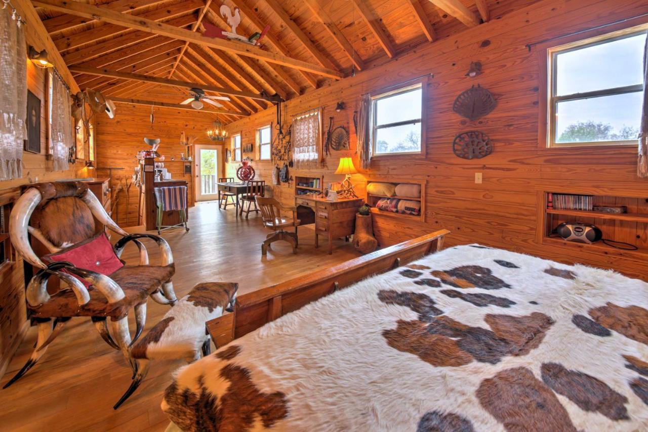 Ark Bunkhouse Fredericksburg Hideaway With Hot Tub Exterior foto
