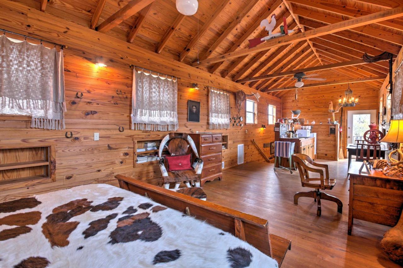 Ark Bunkhouse Fredericksburg Hideaway With Hot Tub Exterior foto